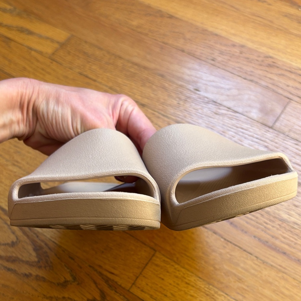 Archies Cream Slide Sandals - Picture 6 of 9